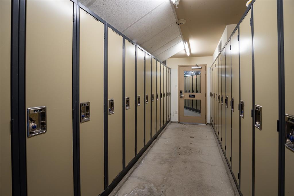 #401C – 2020 London Lane