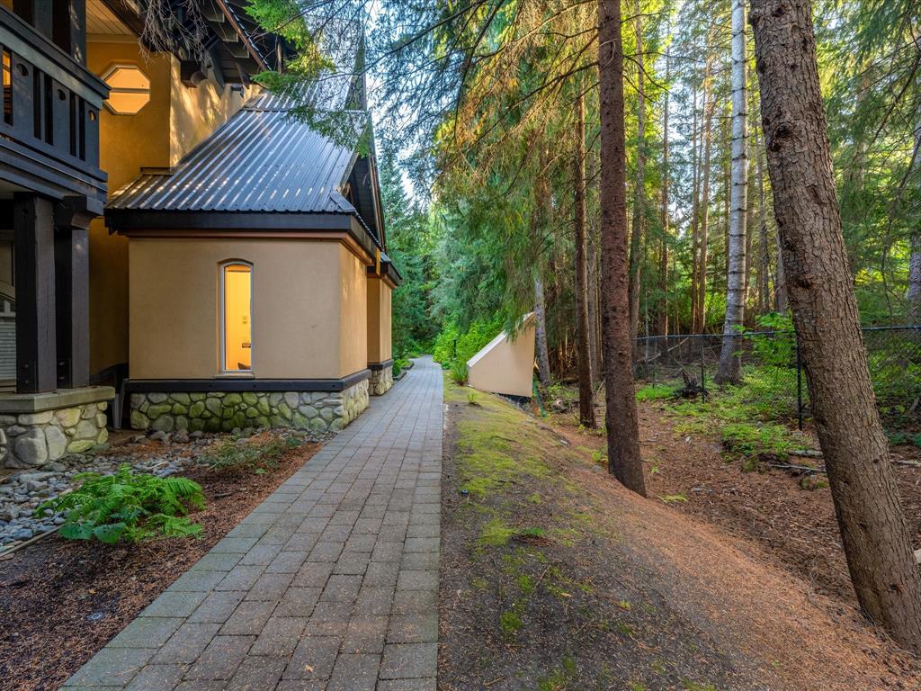 #2 – 4335 Northlands Boulevard