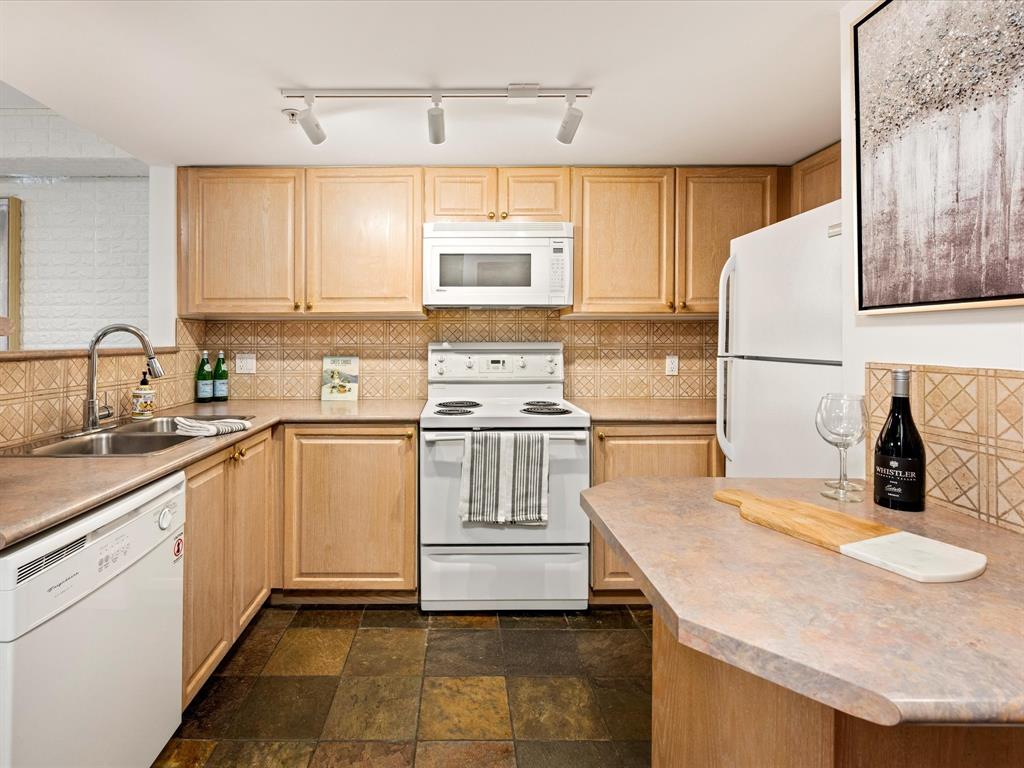 #2 – 4335 Northlands Boulevard