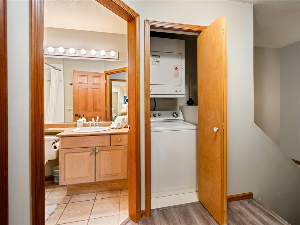 #2 – 4335 Northlands Boulevard