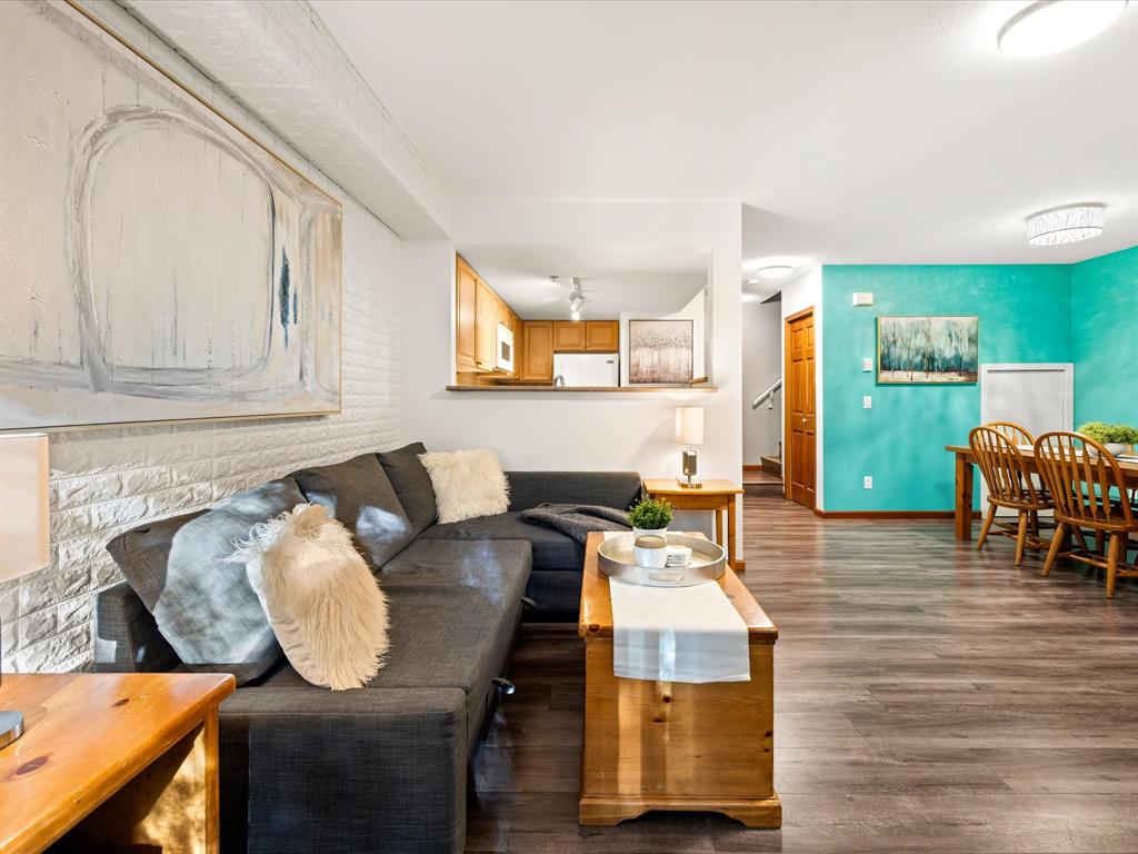 #2 – 4335 Northlands Boulevard