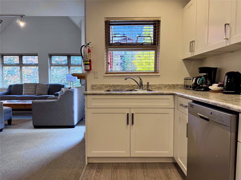 #231 – 2050 Lake Placid Road