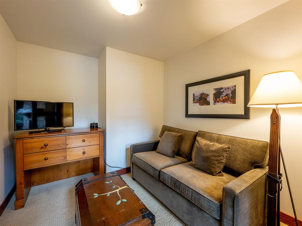 #208 – 2202 Gondola Way
