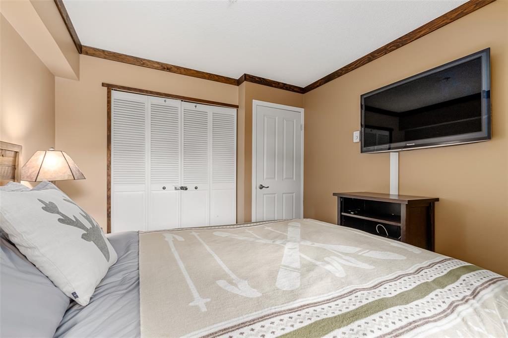 #207 – 2050 Lake Placid Road