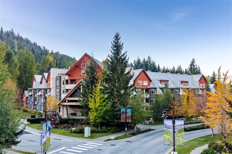 #207 – 2050 Lake Placid Road