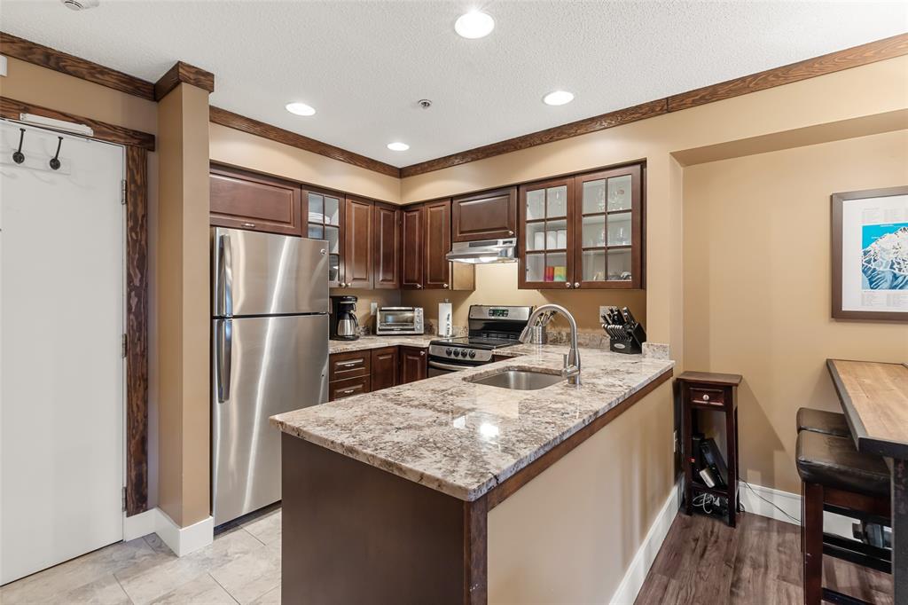 #207 – 2050 Lake Placid Road