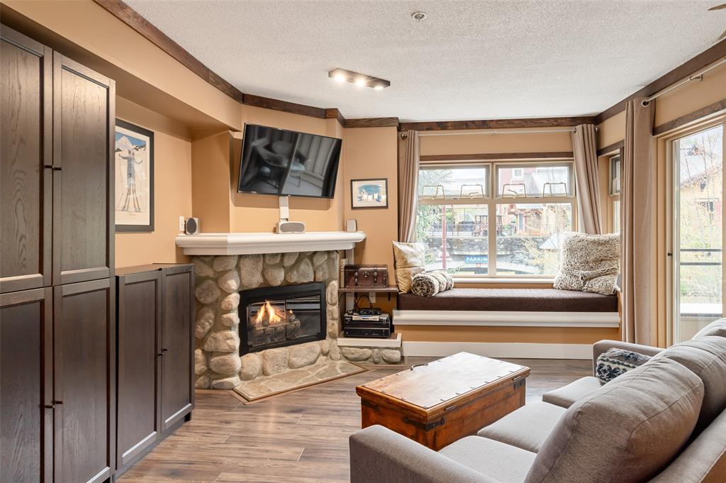 #207 – 2050 Lake Placid Road