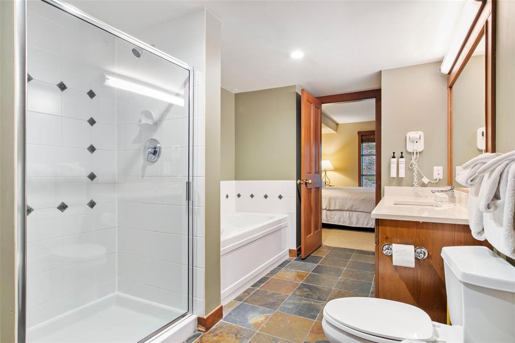 #405 G4 – 4653 Blackcomb Way