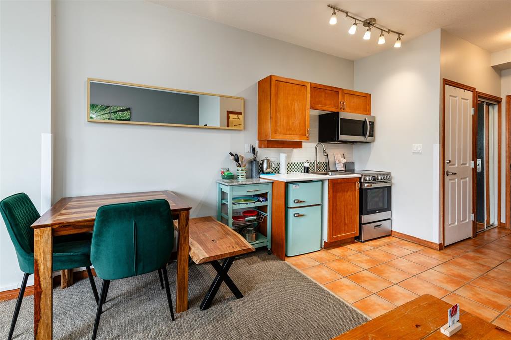 #419 – 4369 Main Street