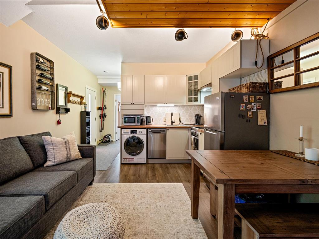 #4 – 2227 Sapporo Drive