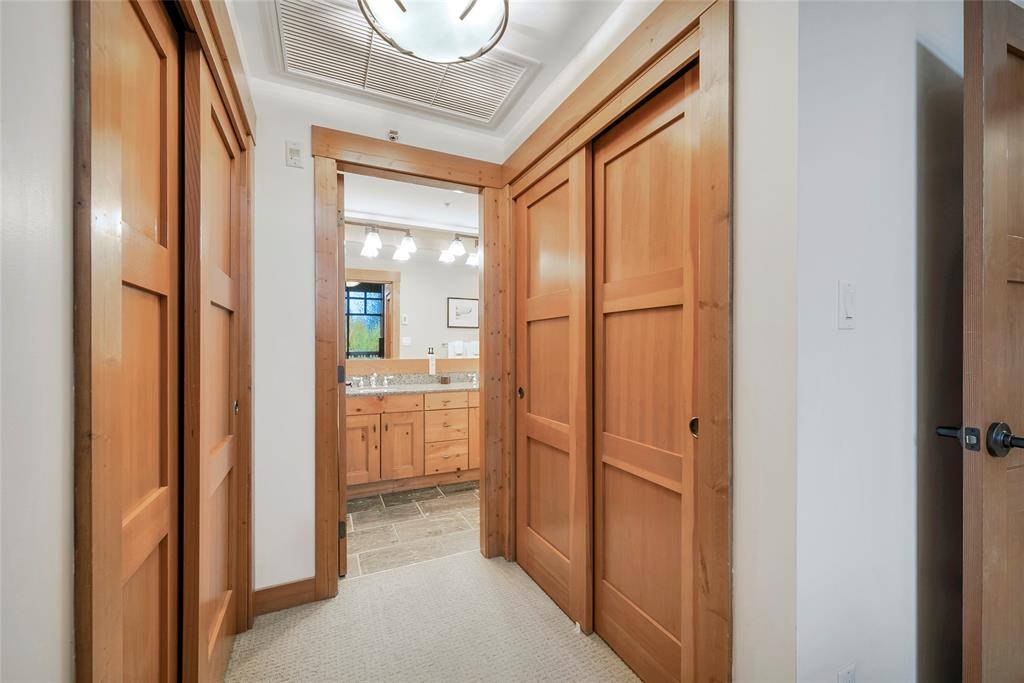 #401 – 2202 Gondola Way