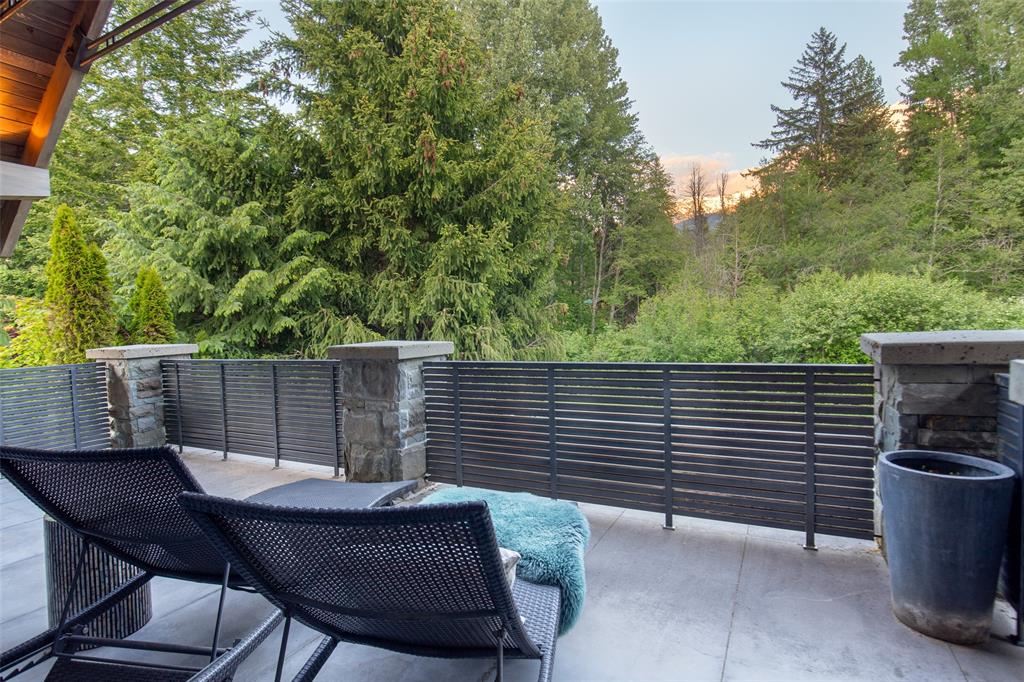 6677 Crabapple Drive