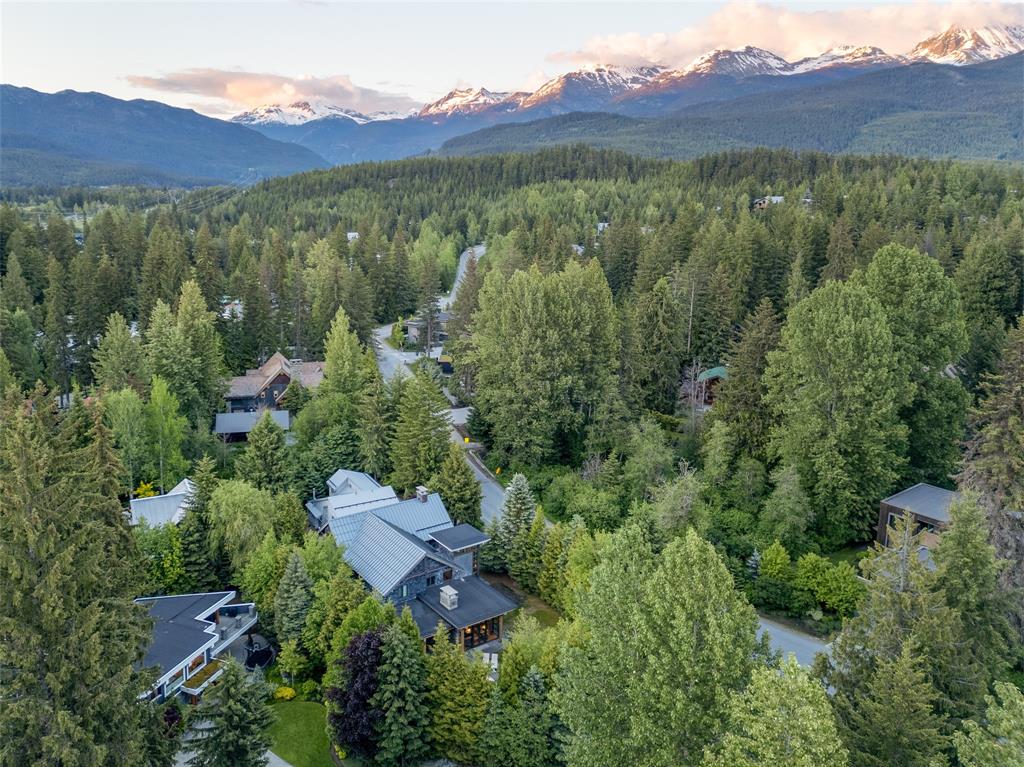 6677 Crabapple Drive