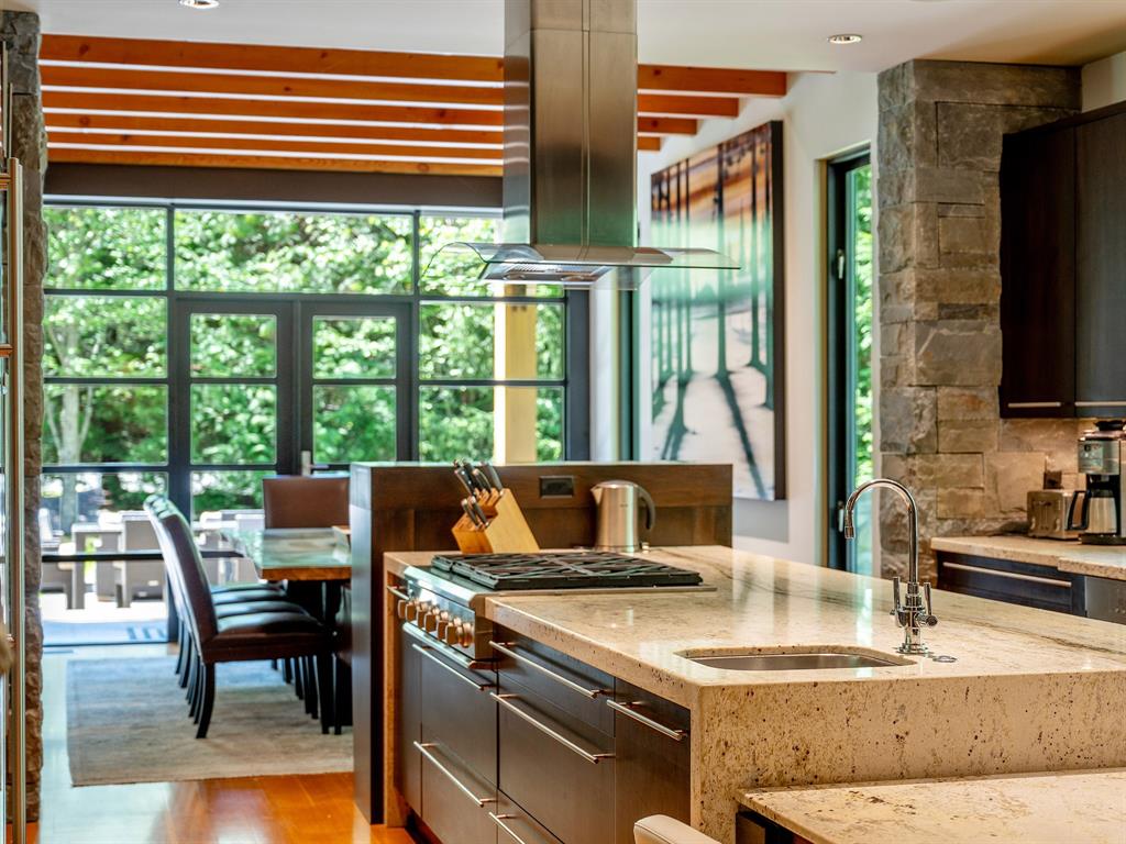 6677 Crabapple Drive