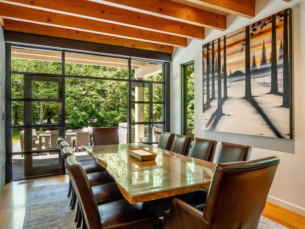 6677 Crabapple Drive