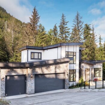 9113 Riverside Drive