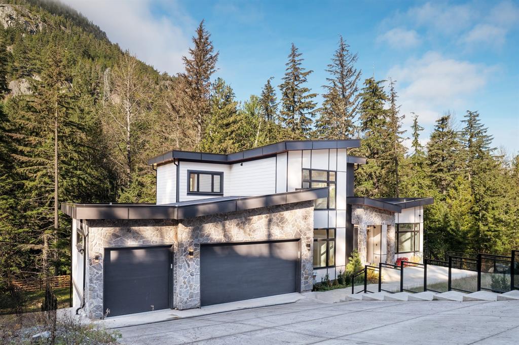 9113 Riverside Drive