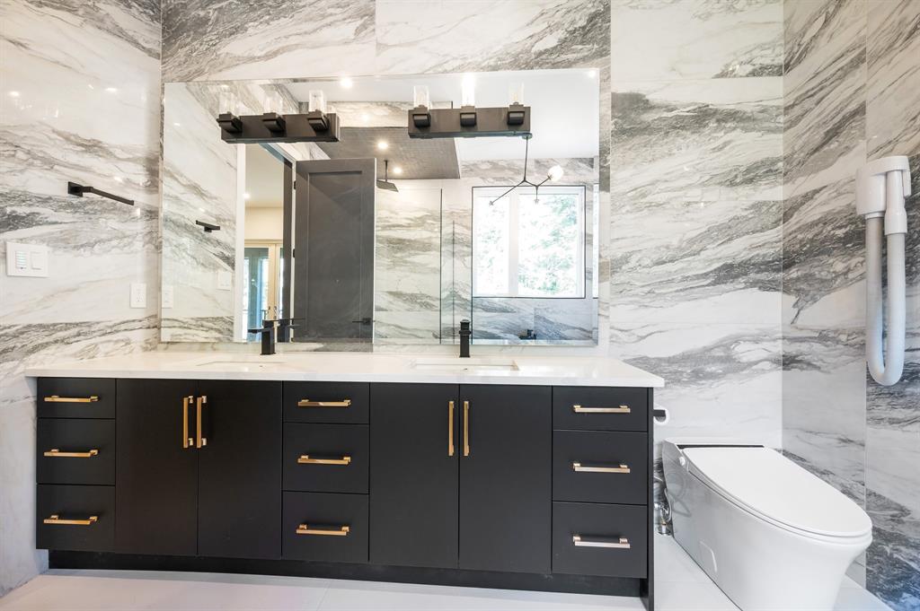 9113 Riverside Drive