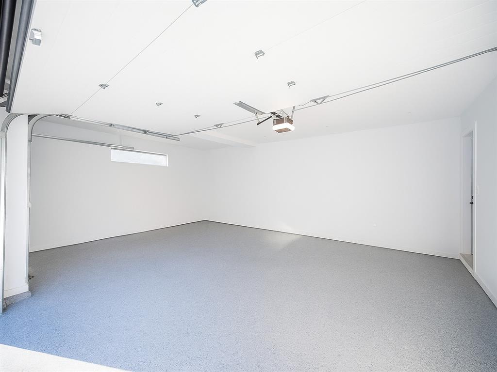 9113 Riverside Drive