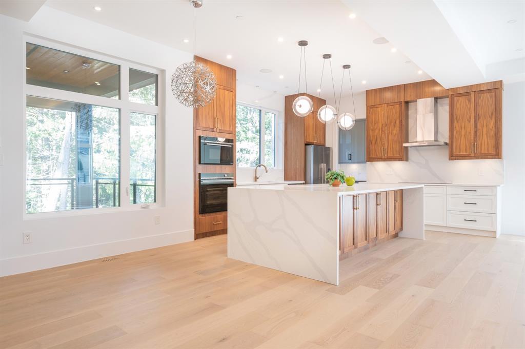 9113 Riverside Drive