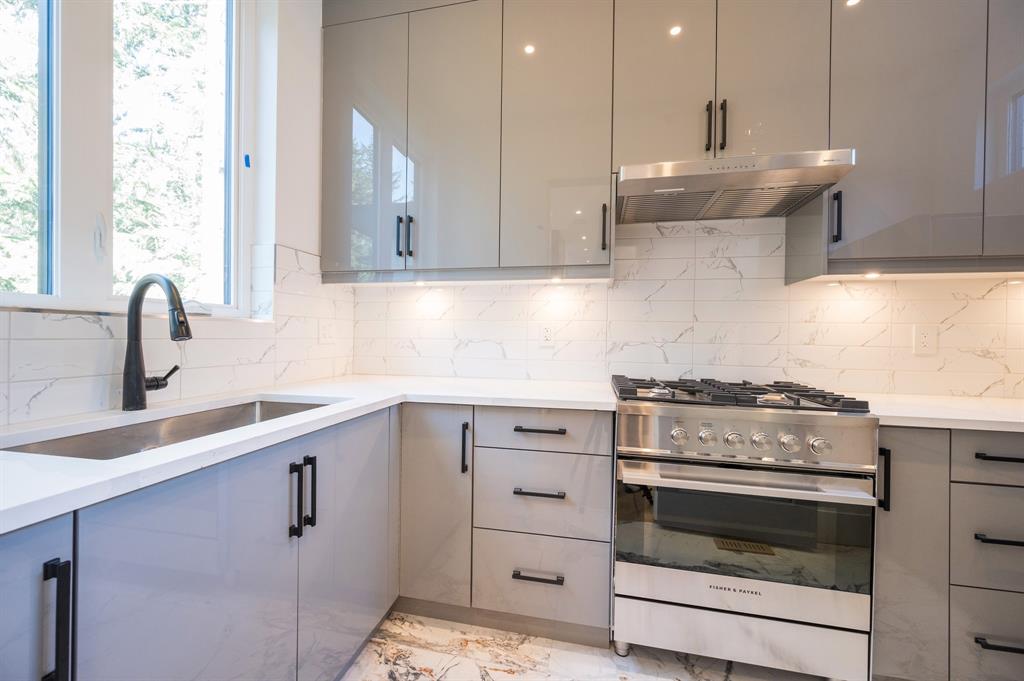 9113 Riverside Drive