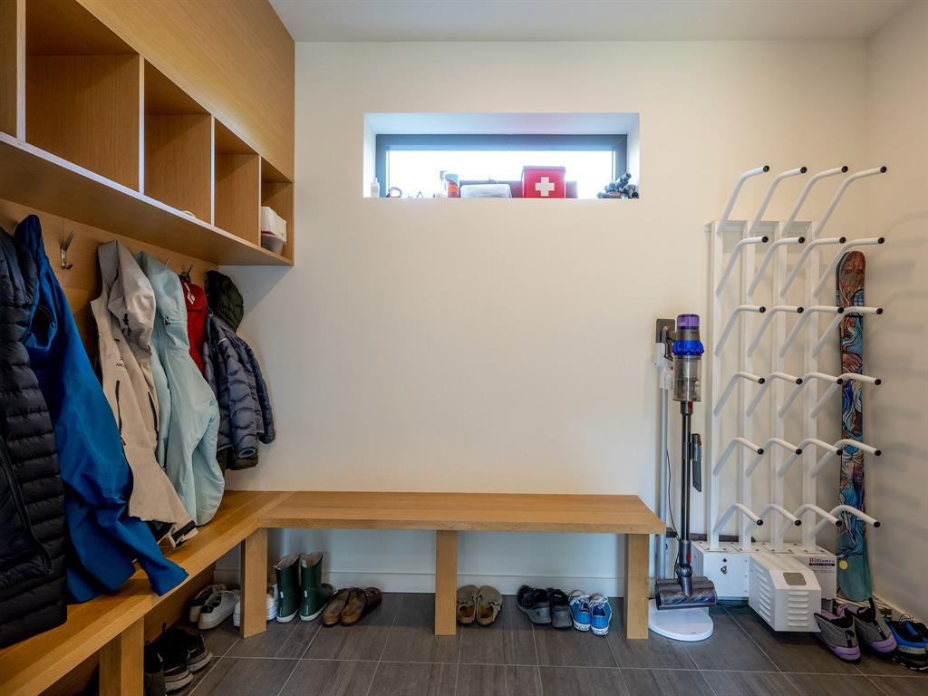 7325 Toni Sailer Lane