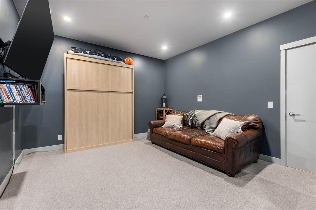 #50 – 4000 Sunstone Way