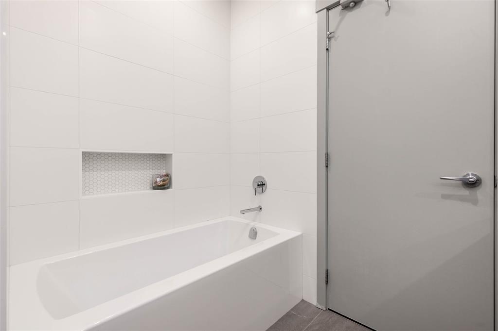 #50 – 4000 Sunstone Way