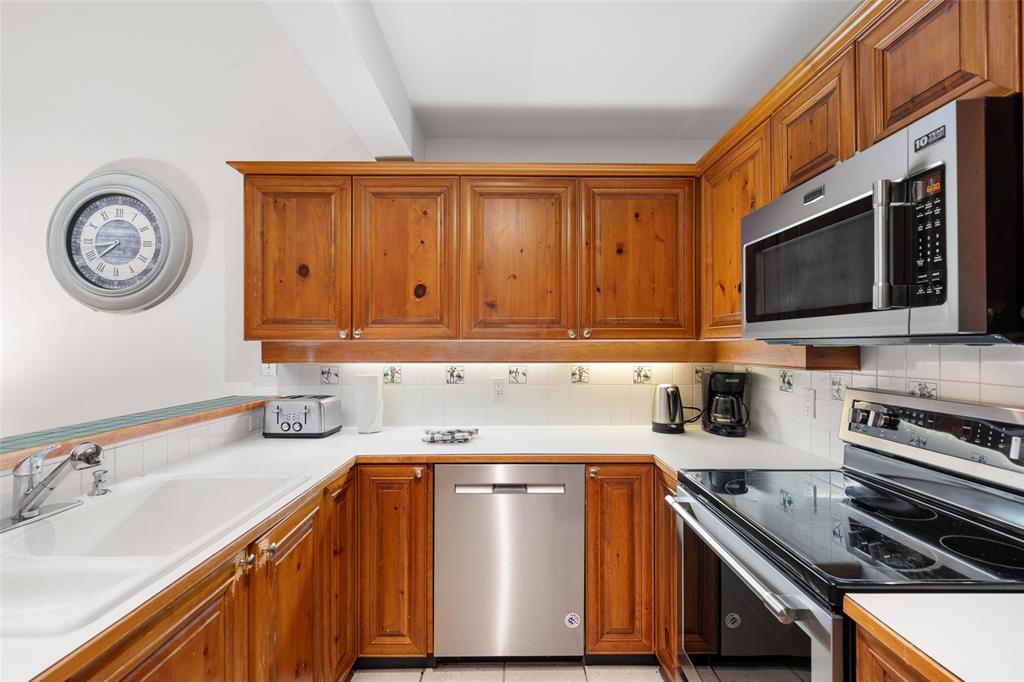 #4 – 4644 Blackcomb Way