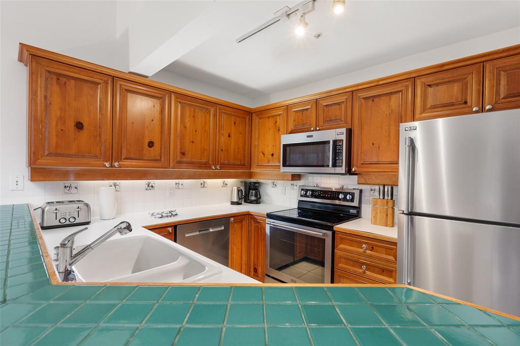 #4 – 4644 Blackcomb Way