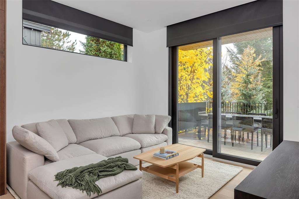 3565 Falcon Crescent