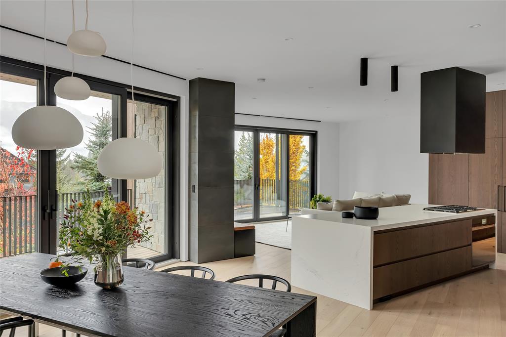 3565 Falcon Crescent