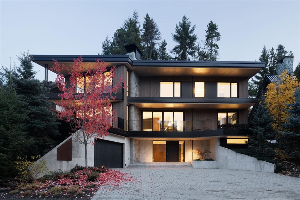 3565 Falcon Crescent