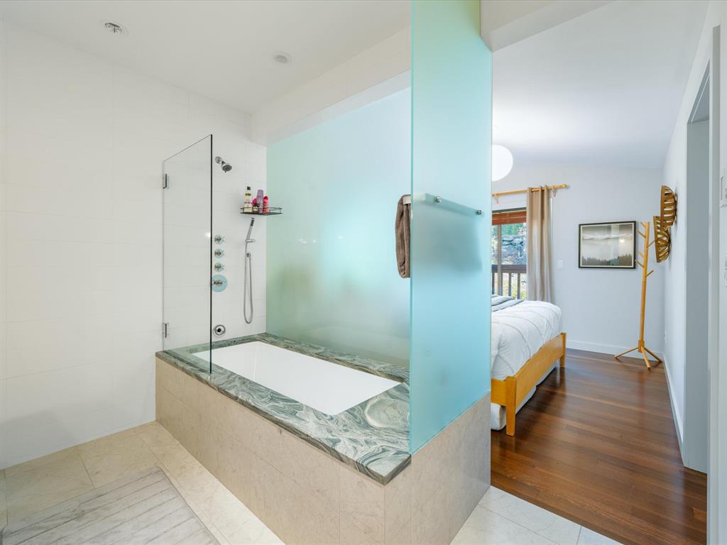 #20 – 2301 Taluswood Place