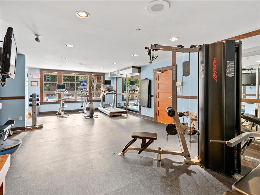 #215C – 2036 London Lane