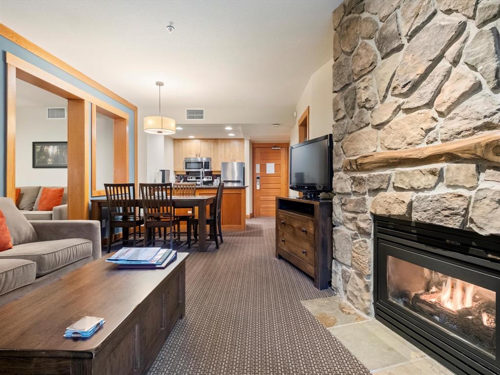 #215C – 2036 London Lane