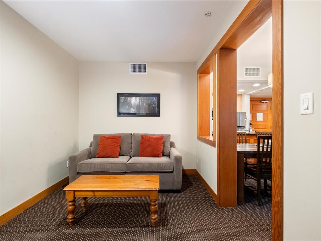 #215C – 2036 London Lane