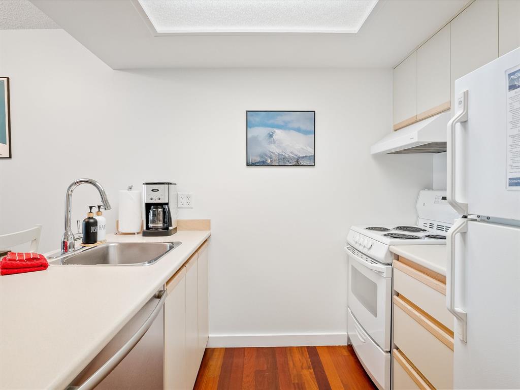 #220 – 4809 Spearhead Drive