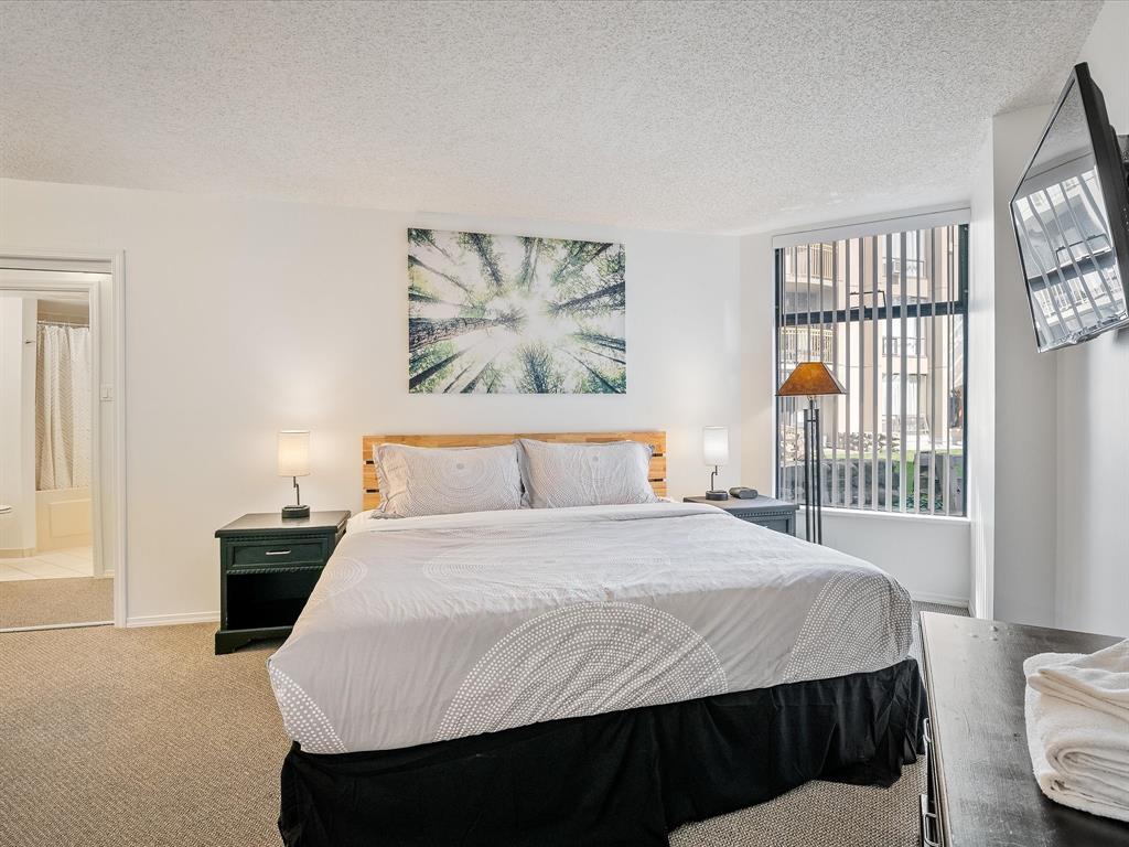 #220 – 4809 Spearhead Drive