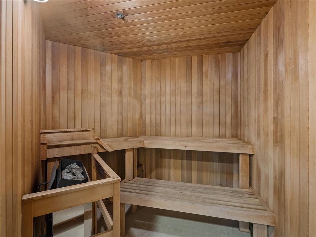 #220 – 4809 Spearhead Drive