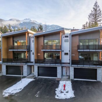 #15 – 2077 Garibaldi Way