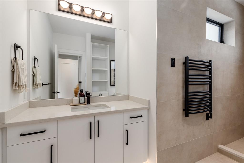 #15 – 2077 Garibaldi Way