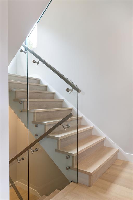 #8 – 1350 Cloudburst Drive