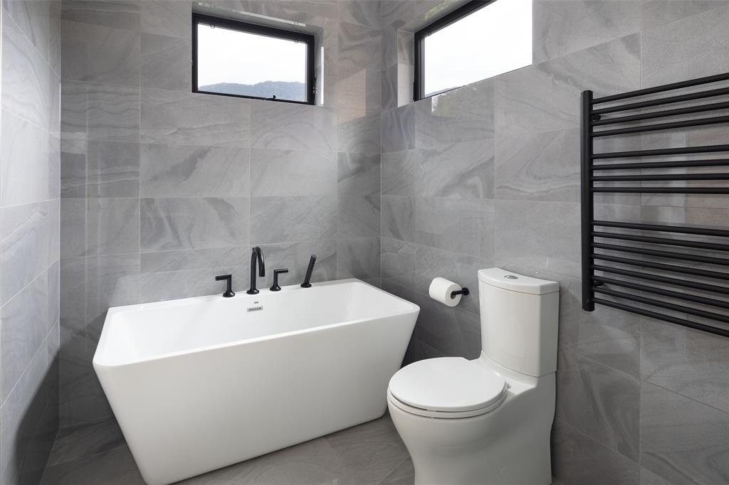 #8 – 1350 Cloudburst Drive