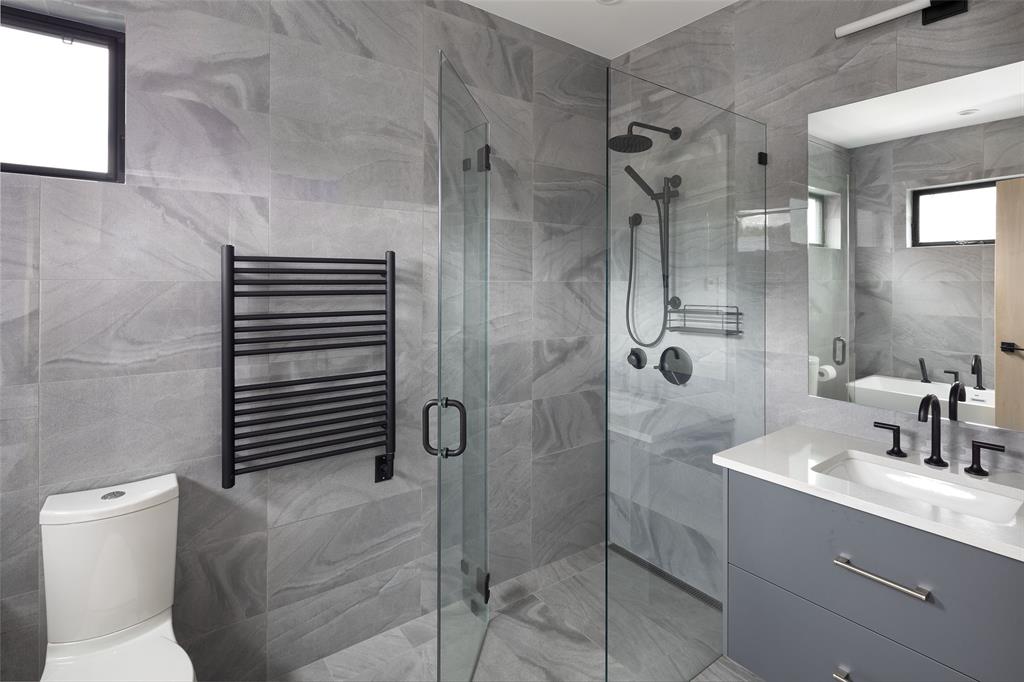 #8 – 1350 Cloudburst Drive