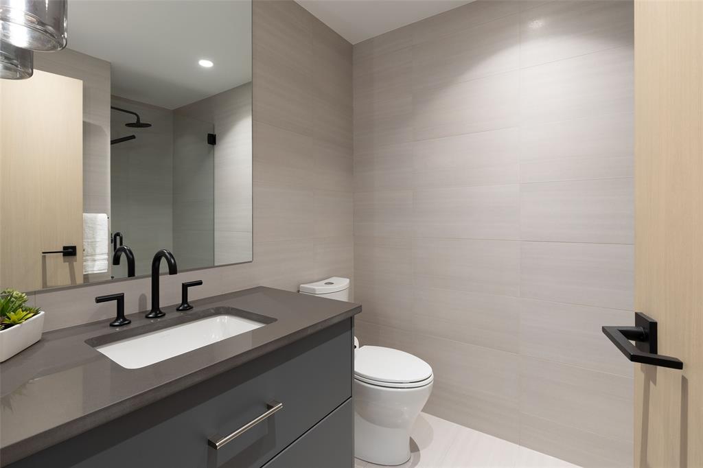 #8 – 1350 Cloudburst Drive