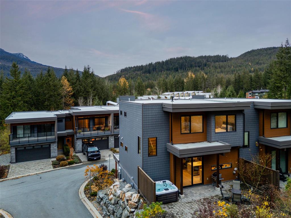 #8 – 1350 Cloudburst Drive