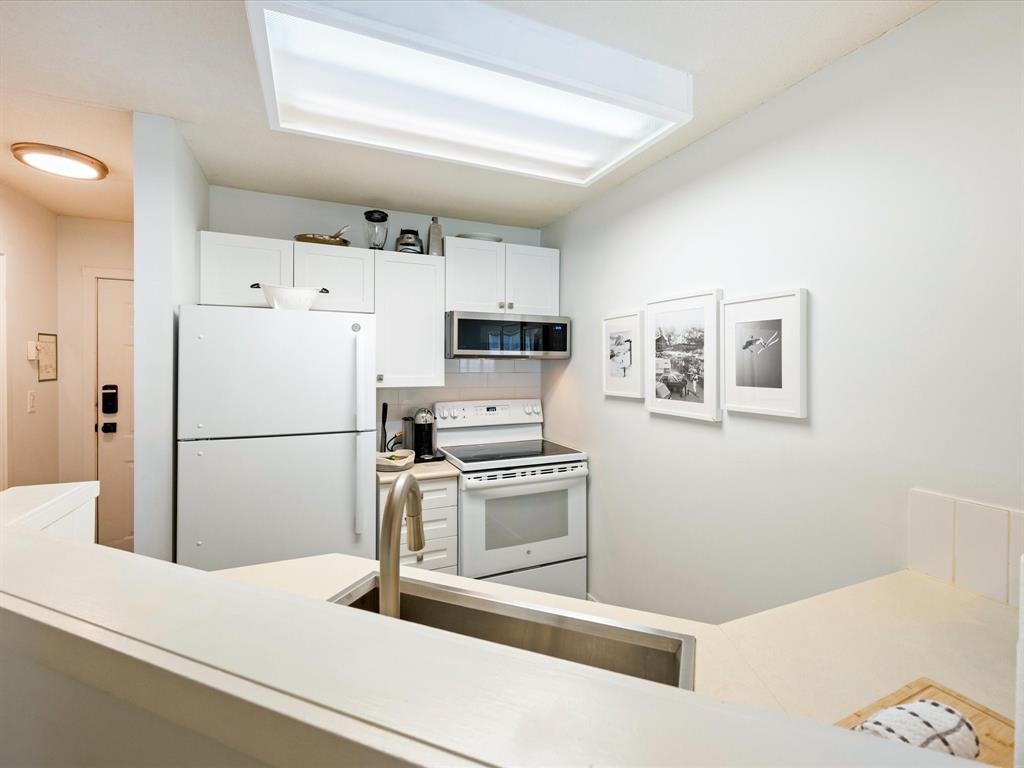 #253 – 4340 Lorimer Road