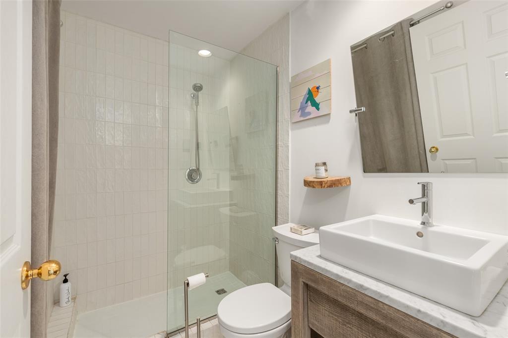 #310 – 2221 Gondola Way