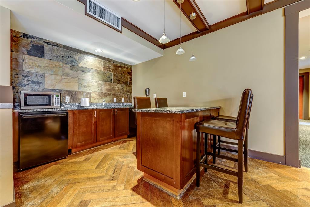 #521D – 2036 London Lane